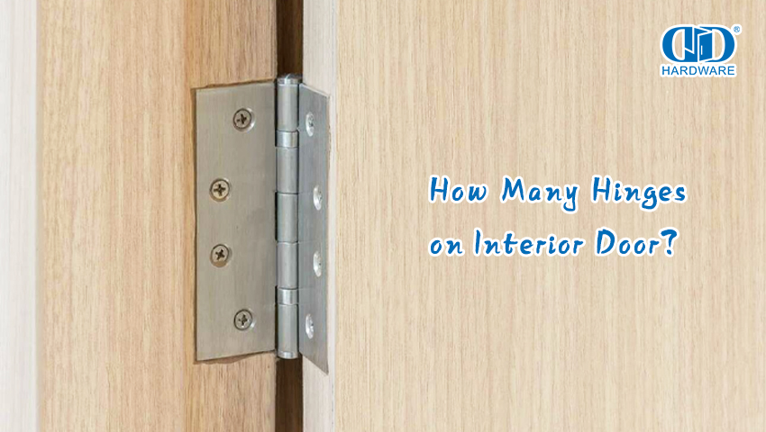 Combien de charnières sur la porte intérieure ?