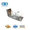 Guide de plancher de porte de grange coulissante extérieure noire en acier inoxydable facile à installer Guide de plancher inférieur de porte-DDBD089